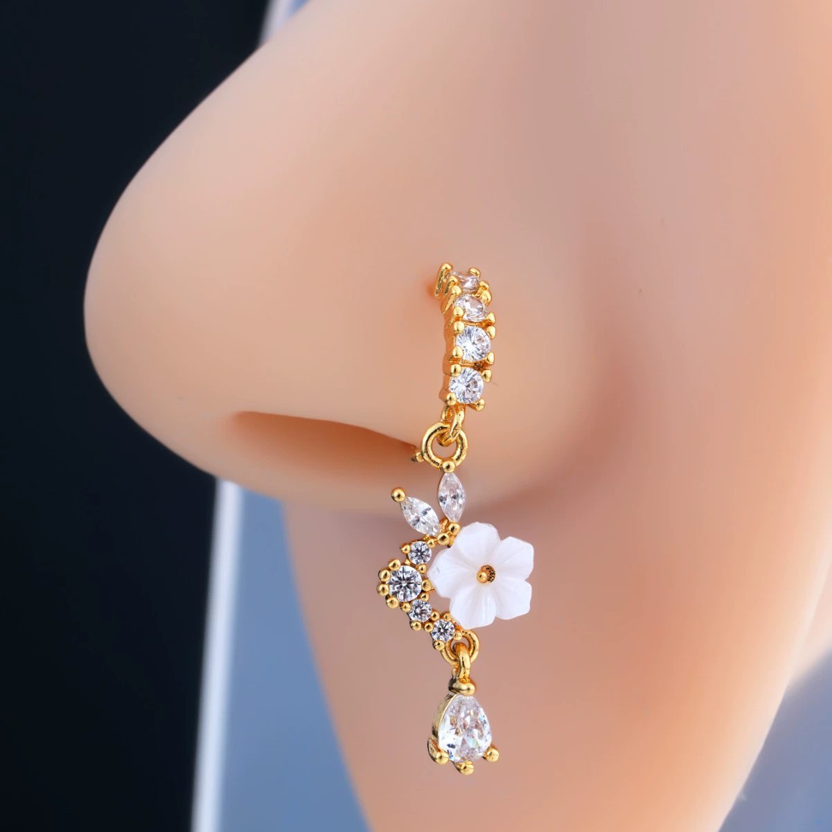 Body Jewelry Surgical Steel - Argola de Nariz Dourada com Flor