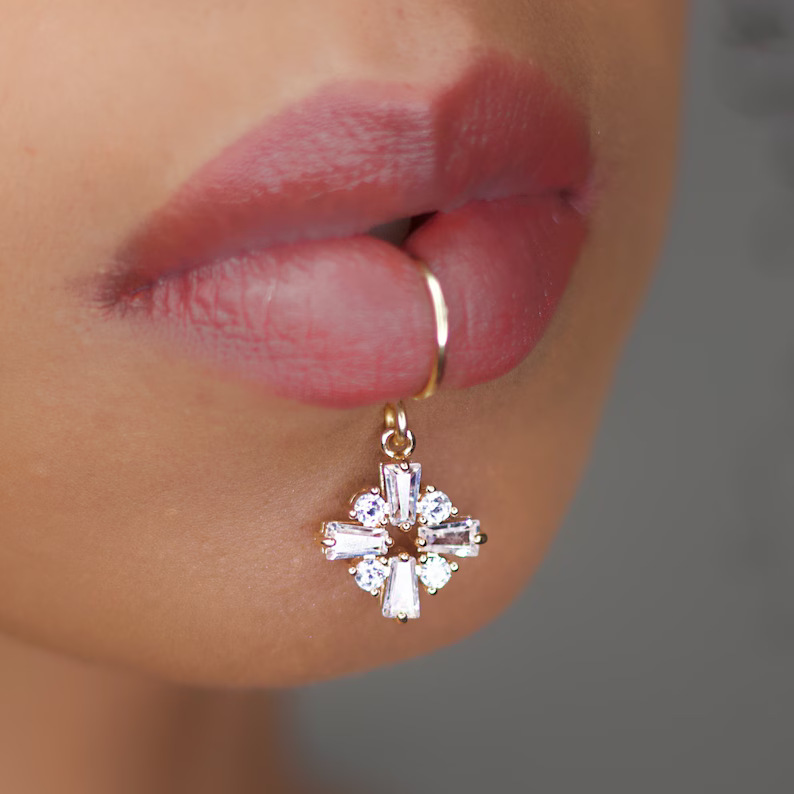 Body Jewelry Earrings - Luxo cor de ouro flor forma